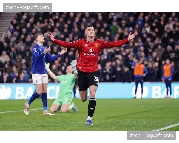 曼联客场1-0绝杀埃弗顿，谢什科替补建功助红魔重返前四