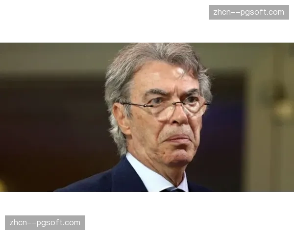 通讯：国际米兰北看台展示纪念已故主席马西莫·莫拉蒂的横幅