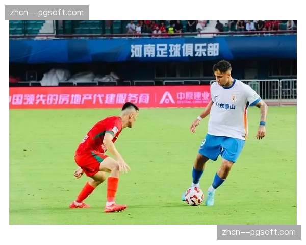 评论:VAR再次成为焦点,裁判观看回放后改判点球引争议 评论:VAR再次成为焦点,裁判观看回放后改判点球引争议