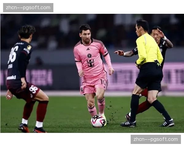 告别战？36岁老将帕耶替补登场接受全场掌声